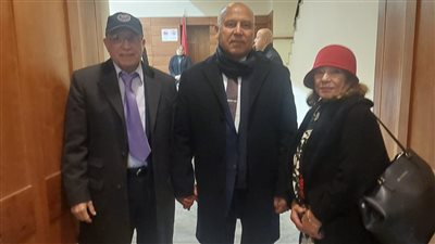 وزير النقل يلتقي عددا من الناخبين المصريين في لندن 