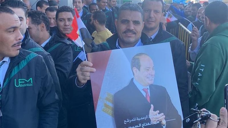 المصريون بالخارج