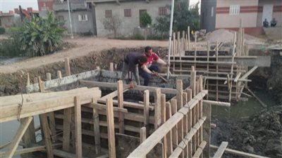 بدء العمل بكوبري مشاه بلقطر الشرقية استجابة لمطالب أهالي البحيرة (صور)