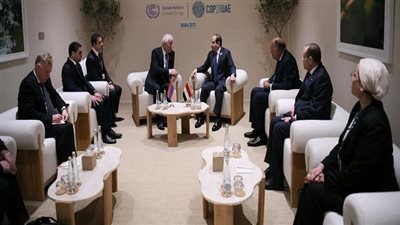  السيسي يلتقي رئيسي أرمينيا وليتوانيا.. يبحث دفع مسيرة التعاون المشترك.. يناقش الملفات الإقليمية والدولية ذات الاهتمام المشترك والتحديات التي تواجه الدول الأفريقية والأوروبية 
