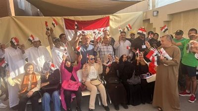 لليوم الثاني، المصريون بالإمارات يتوافدون على مقر السفارة للتصويت في الانتخابات الرئاسية