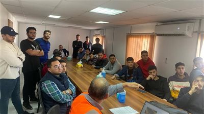 طلاب هندسة المنصورة الجديدة في زيارة لهيئة ميناء دمياط 