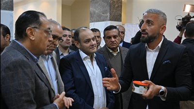 رئيس الوزراء يتفقد مصنع ريتش لاند للصناعات الغذائية بالسادات