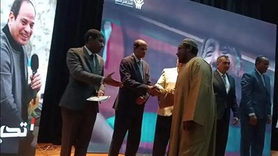 مدير شباب ورياضة الأقصر يشهد تسليم المشروعات بمبادرة بيتك عمران