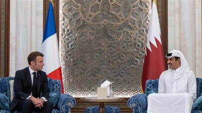 أمير قطر يبحث اليوم مع ماكرون جهود وقف إطلاق النار بغزة