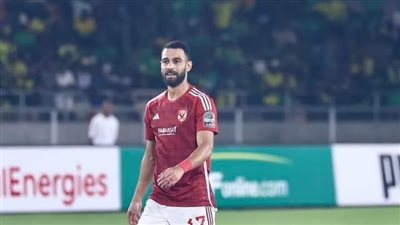 تصرف غير رياضي، شاهد ماذا فعل عمرو السولية مع زملائه بعد استبداله أمام مازيمبي