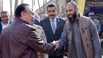 محافظ الإسكندرية يتفقد أعمال مشروع إنشاء السوق الدائم بقرية بهيج 