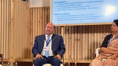 السفير هشام بدر يستعرض نجاح المبادرة الوطنية للمشروعات الخضراء بالإمارات