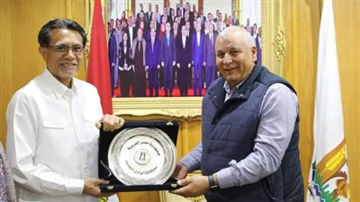 لبحث فرص التعاون المشترك، محافظ الوادي الجديد يلتقي سفير دولة إندونيسيا 