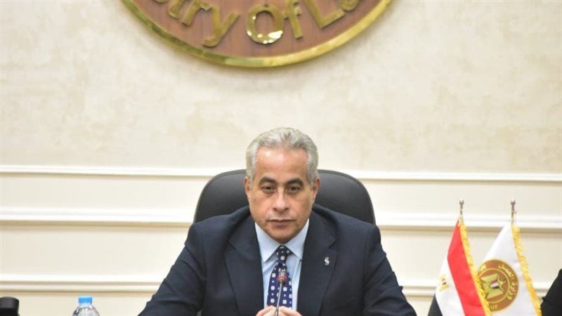 حسن شحاتة وزير العمل،فيتو