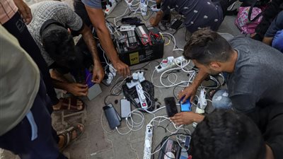 تزويد غزة بالإنترنت من فوق سطح عمارة في القاهرة، قصة مبادرة مصرية أصبحت حديث العالم