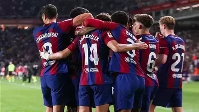 برشلونة يجدد اهتمامه بالتعاقد مع نجم فياريال 
