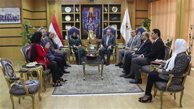 المستشار الثقافى لسفارة مملكة البحرين يزور جامعة المنصورة (صور)