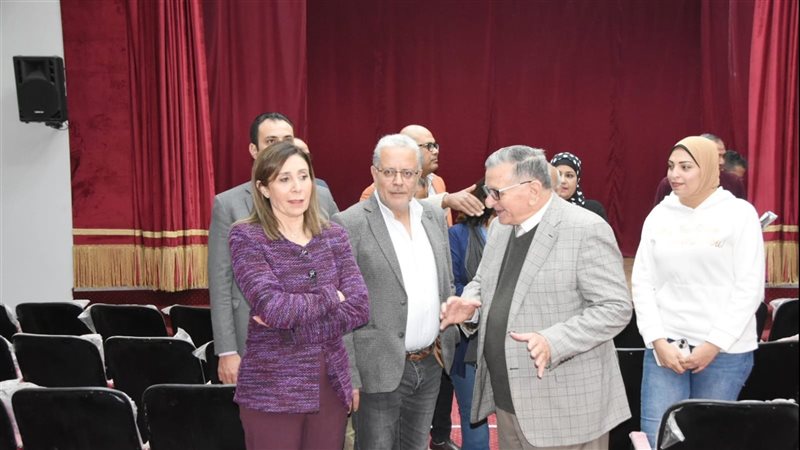 نيفين الكيلاني تتفقد