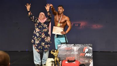 فزت بفضل ربنا، سيف محجوب يحصد الميدالية الذهبية ببطولة العرب لكمال الأجسام (فيديو)