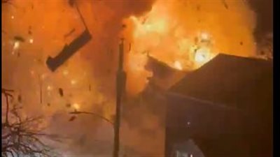 جريمة غامضة تثير مخاوف الأمريكان، رجل يفجر منزله خوفًا من تفتيشه (فيديو)