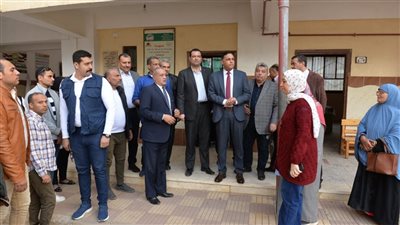 محافظ الدقهلية يتفقد مقار اللجان الانتخابية داخل المدارس بمراكز المنصورة وأجا
