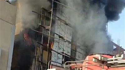  حريق هائل بمصنع كراسي في التجمع