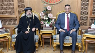 محافظ الدقهلية يستقبل أسقف ميت غمر وبلاد الشرقية والنائب البابوي لإيبارشية المنصورة