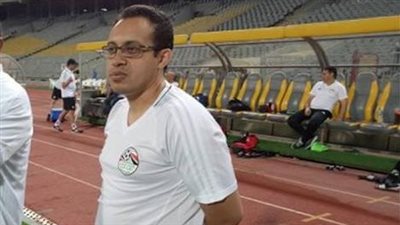 طبيب المنتخب يتابع حالة نجم الاهلي 
