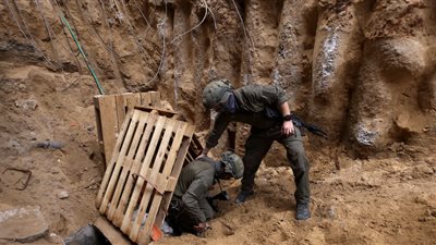 الحرب في أعماق الأرض.. مترو حماس الجهادي يثير رعب إسرائيل.. وتل أبيب تضع خطة لغمر أنفاق غزة بالمياه (صور)