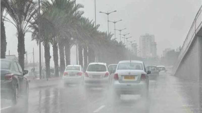 شبورة كثيفة وأمطار،