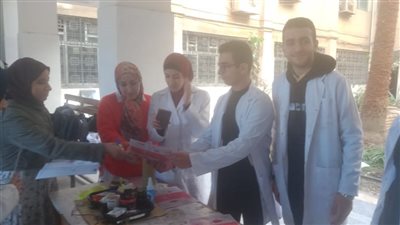 كلية الصيدلة بجامعة حلوان تنظم حملة للتوعية بأمراض الدم