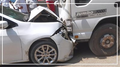 إصابة 15 شخصا في حادث تصادم سيارتين بالعياط 