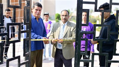 رئيس جامعة طيبة التكنولوجية يفتتح دوري كرة القدم الخماسية 2023-2024