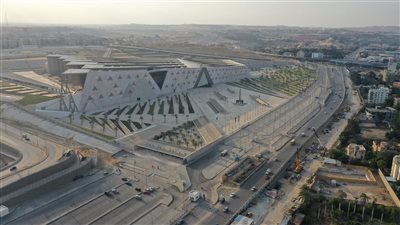 استمرار تنفيذ محطة المتحف المصري الكبير ضمن الخط الرابع للمترو (صور)