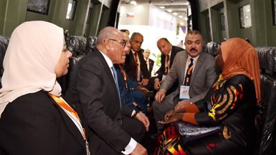 رئيس العربية للتصنيع يبحث التعاون المشترك مع وزيرة الدولة لشئون الدفاع بأوغندا