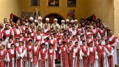 الأنبا أكليمندس يرسم شمامسة جدد في عيد أبي سيفين بمدينة الأمل