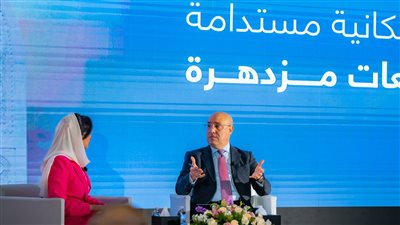 وزير الإسكان يعرض إنجازات الدولة فى التنمية العمرانية خلال 9 سنوات 