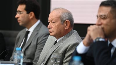 نجيب ساويرس: لن أتوقف عن العمل في مصر.. ولا توجد نية لسحب استثماراتي (صور)