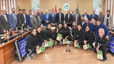 محافظ الشرقية لأبطال أفريقيا في الهوكى: أنتم مصدر البهجة والسعادة (صور)