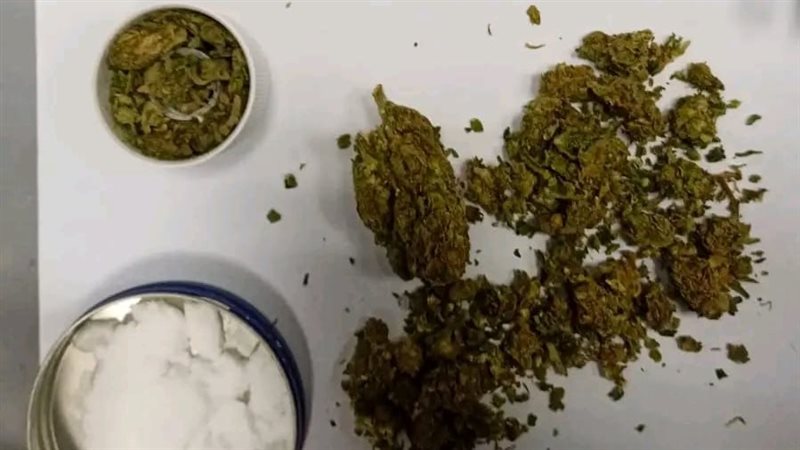 المضبوطات بحوزة رجال
