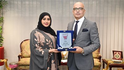 جامعة عين شمس تستقبل المستشار الثقافي البحريني لبحث سبل التعاون