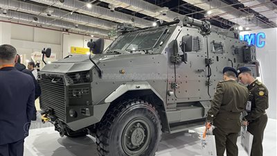 مجموعة توازن للصناعات الدفاعية تتفقد جناح الهيئة العربية للتصنيع ضمن فعاليات معرض إيدكس 2023