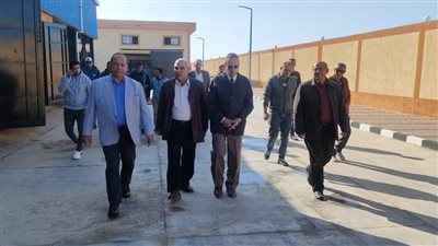 محافظ شمال سيناء يتفقد أعمال لجنة حصر المنطقة العازلة في رفح