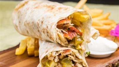 طريقة عمل شاورما الفراخ، فطار سريع التحضير واقتصادي