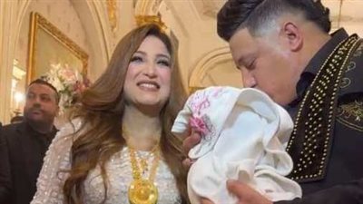 حمو بيكا يقيم حفل سبوع ابنته تاج في إحدى قاعات الأفراح (فيديو)