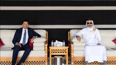 وزير الشباب والرياضة يلتقي نظيره القطري خلال زيارة للدوحة
