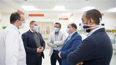 تفاصيل زيارة وفد مجلس الصحفيين للجرحى الفلسطينيين والأطفال الخدج فى مستشفيات معهد ناصر والعاصمة الإدارية، الزيارة تكشف آثار القصف الصهيونى على أجساد الضحايا (صور)