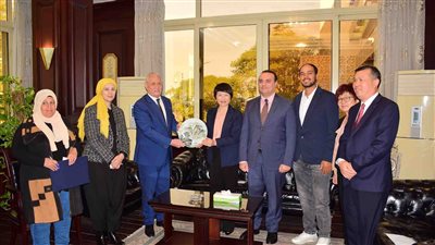 محافظ الأقصر يلتقي وفد مقاطعة جيانسي بجمهورية الصين