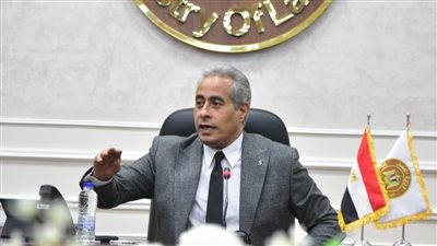 وزير العمل يكلف المديريات بالاستمرار في حصر العمالة غير المنتظمة 