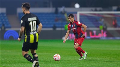 طارق حامد يقود ضمك أمام الفتح بالدوري السعودي 