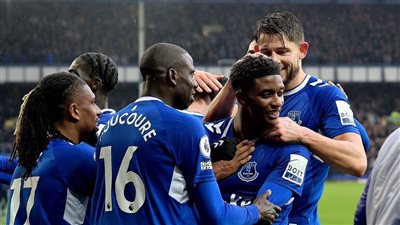 إيفرتون يحقق فوزا صعبا على تشيلسي بهدف في الدوري الإنجليزي