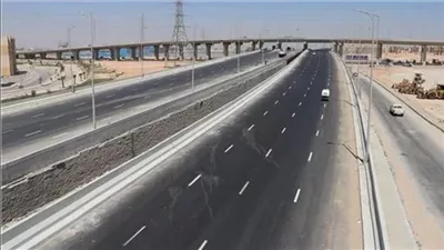 المرور يعيد فتح طريق الواحات بعد انتهاء أعمال تركيب كمر معدني