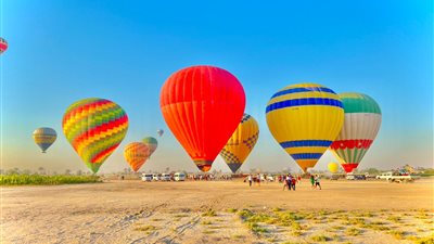  انطلاق 25 رحلة بالون تقل 500 سائح في سماء الأقصر 