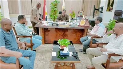 رئيس جهاز مدينة طيبة يدرس تخصيص قطعة أرض لإقامة مقر للرعاية الصحية